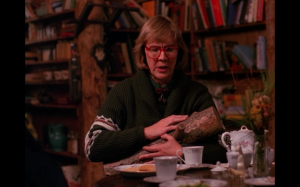 Twin-Peaks-The-Log-Lady-Margaret-Lanterman